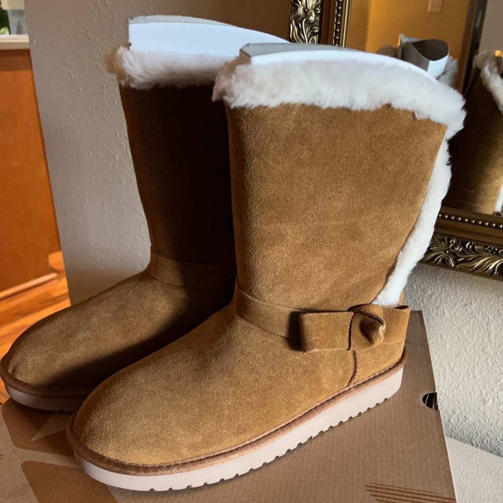Boots - Picture 2 of 5